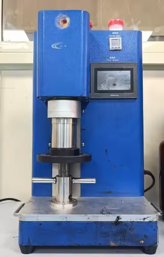 Planetary vacuum mixer for R&D 
